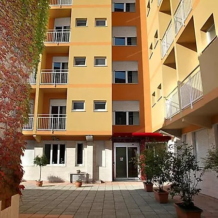 Giusti 6 Lägenhetshotell 3*