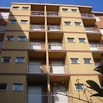 Giusti 6 Hotel apartamentowy Mediolan
