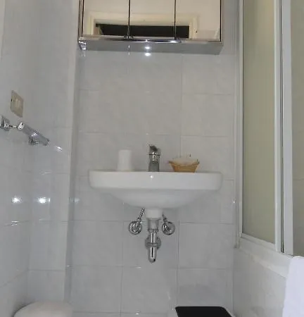 Giusti 6 Hotel apartamentowy Mediolan